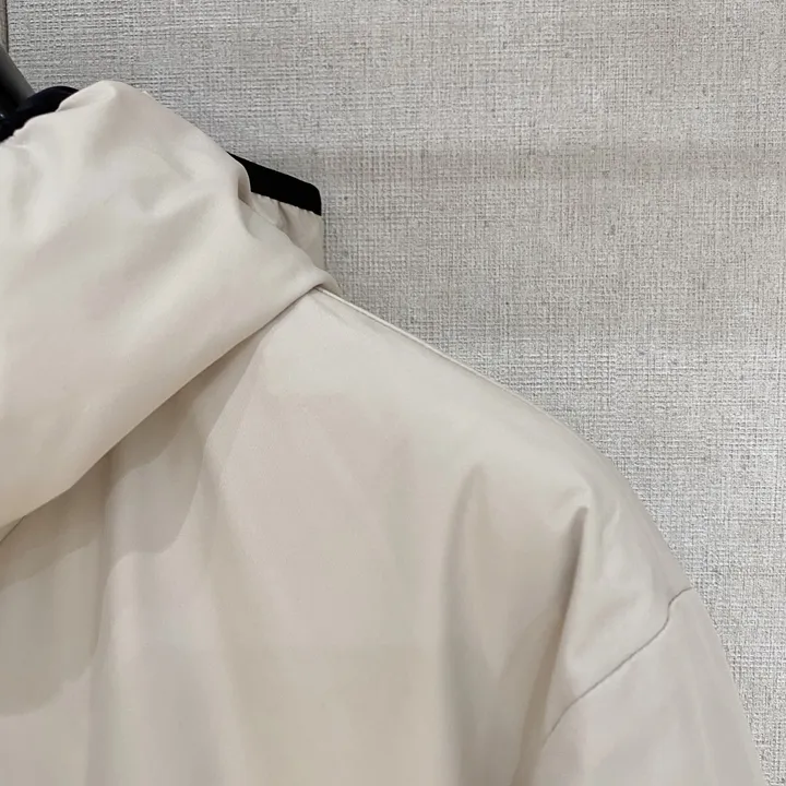 モンクレール ホワイト ジャケット