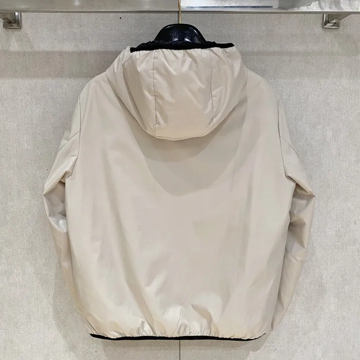 モンクレール ホワイト ジャケット