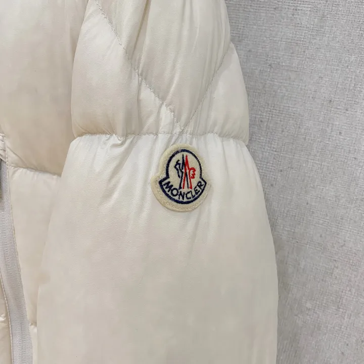 MONCLER ESTOM ダウンジャケット