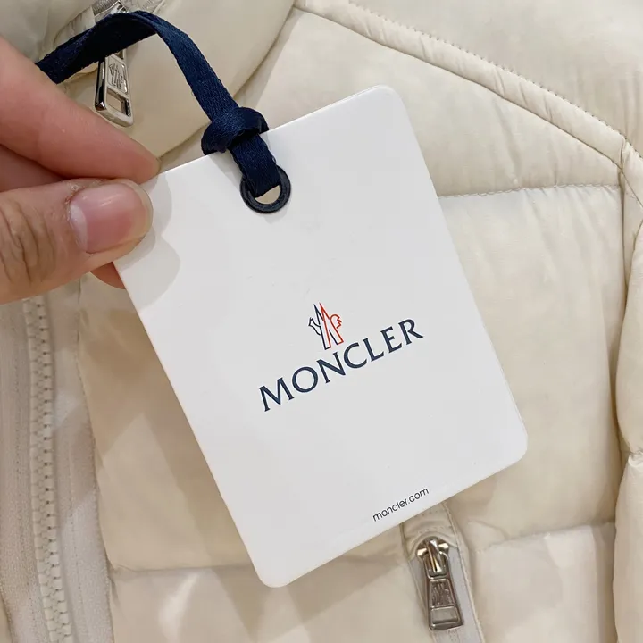 ショートダウンMONCLER