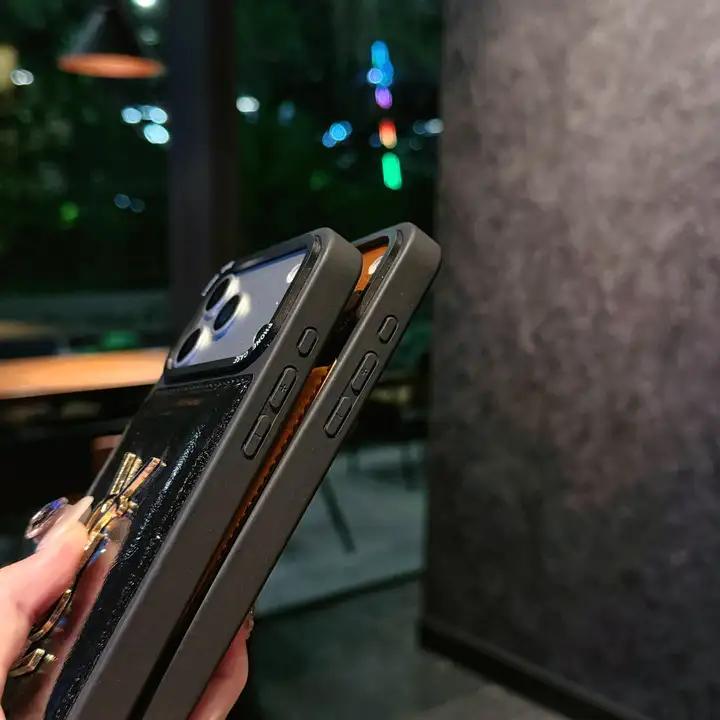 イヴサンローラン iphone17 pro maxケース 新発売