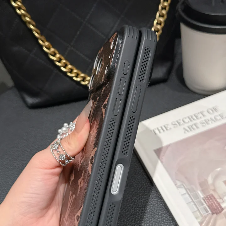 ルイヴィトン アイホン17proケース 放熱設計