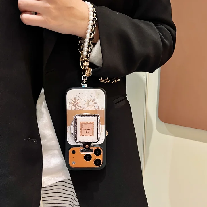 シャネル iphone17 proケース チェーン ストラップ付