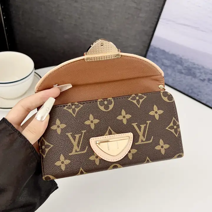 ルイヴィトンiphone17ケース 手帳型 人気 女子