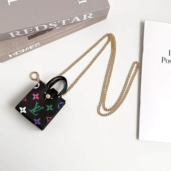 ルイヴィトン エアーポッズ 4ケース チェーン付き