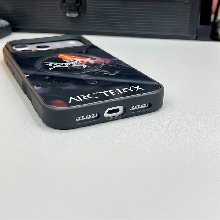 アークテリクス iphone17promax MageSafeケース