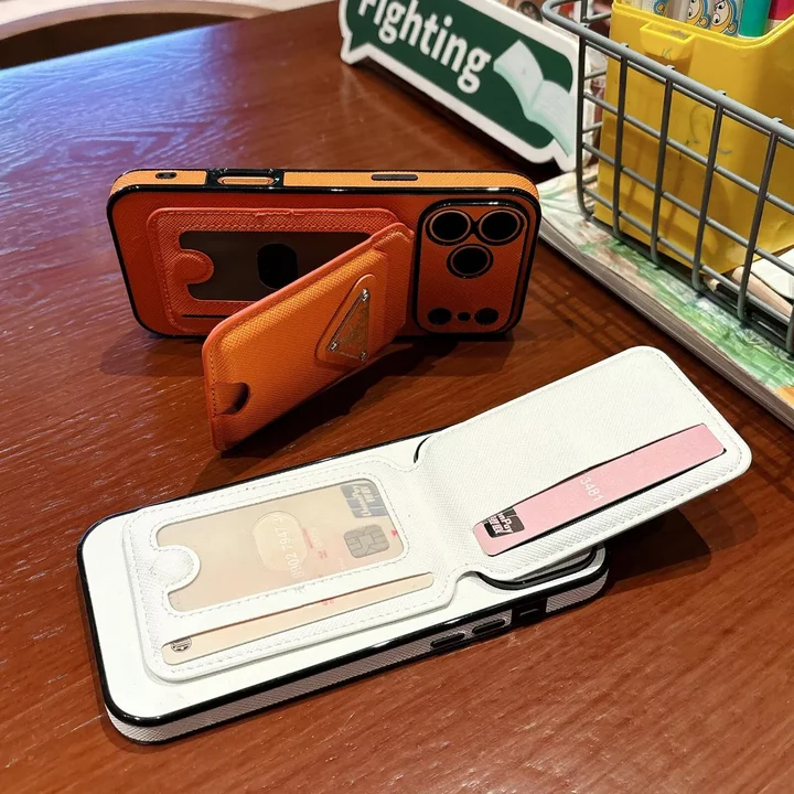 prada iphone17ケース 三角ロゴ