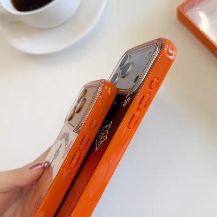 クロームハーツiphone17 proカバー ストラップ付き