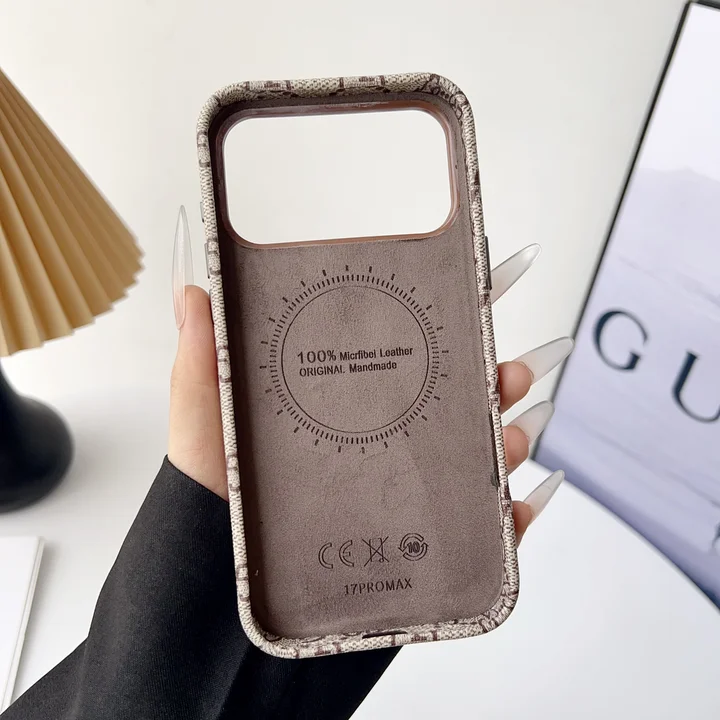 グッチ iphone17proケーススタンド