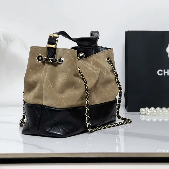 シャネル スエード ハンドバッグ