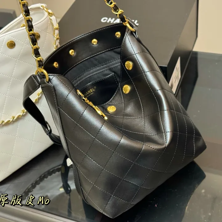 シャネル ワン ショルダーバッグ 女性