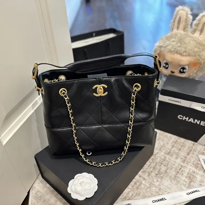 シャネル チェーン ホーボーバッグ