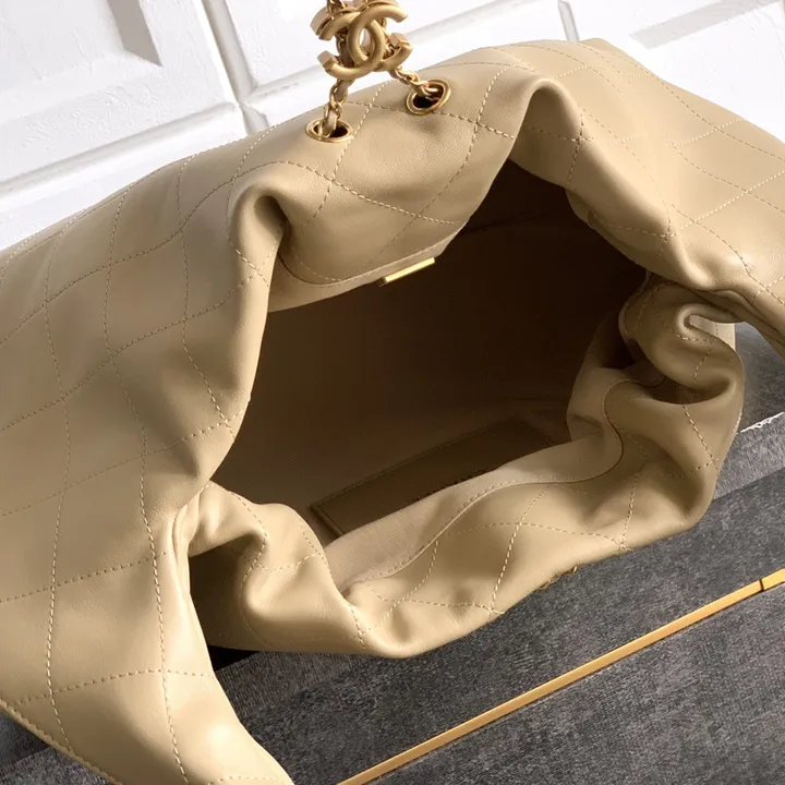 CHANEL バッグ ファッション