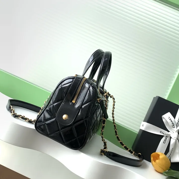 シャネル ラージ ボーリング バッグ