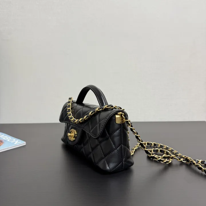 シャネル ミニチェーンショルダーバッグ