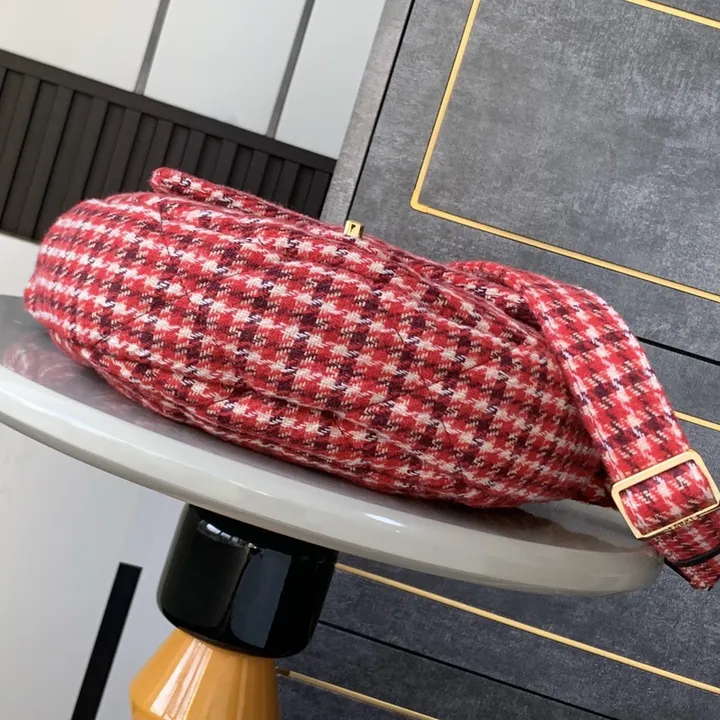 シャネル ツイード クロスボディバッグ