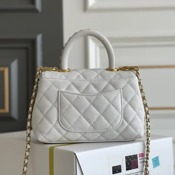 シャネル ハンドバッグ