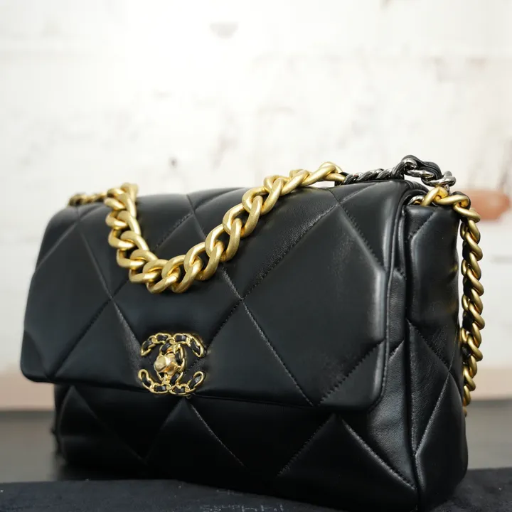 CHANEL ラムスキン