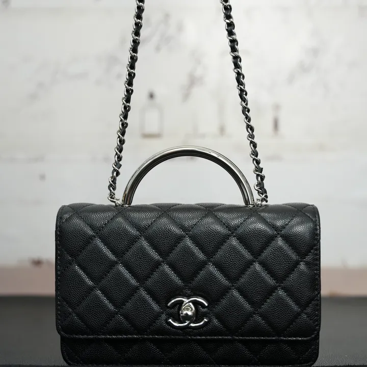 シャネル チェーンウォレット