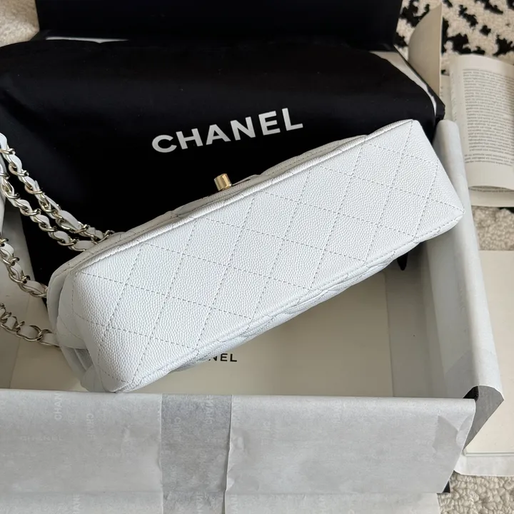 シャネル ホワイト ショルダーバッグ