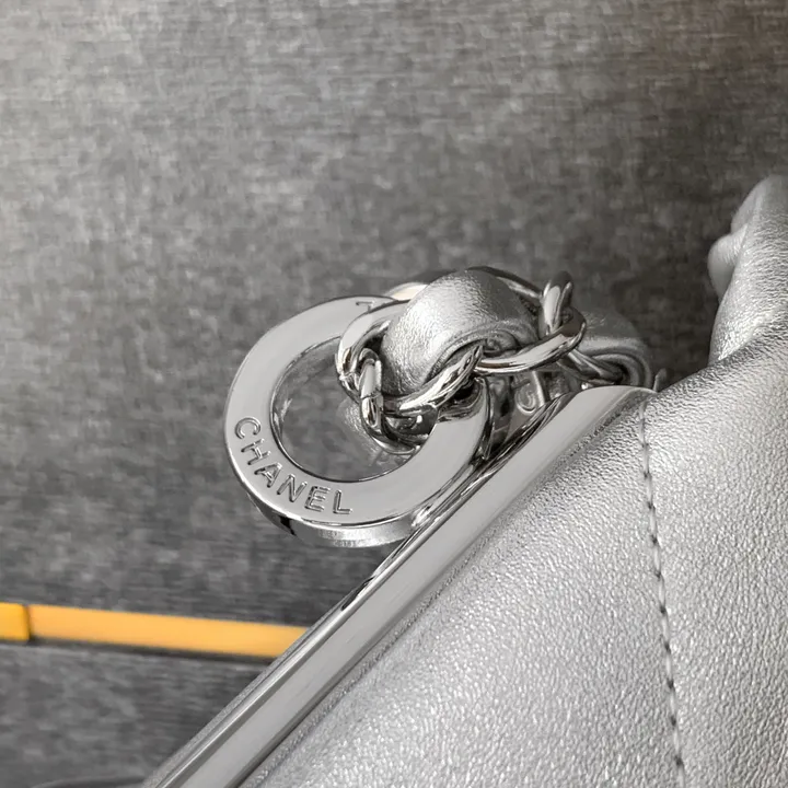 シャネル レディースバッグ シルバー