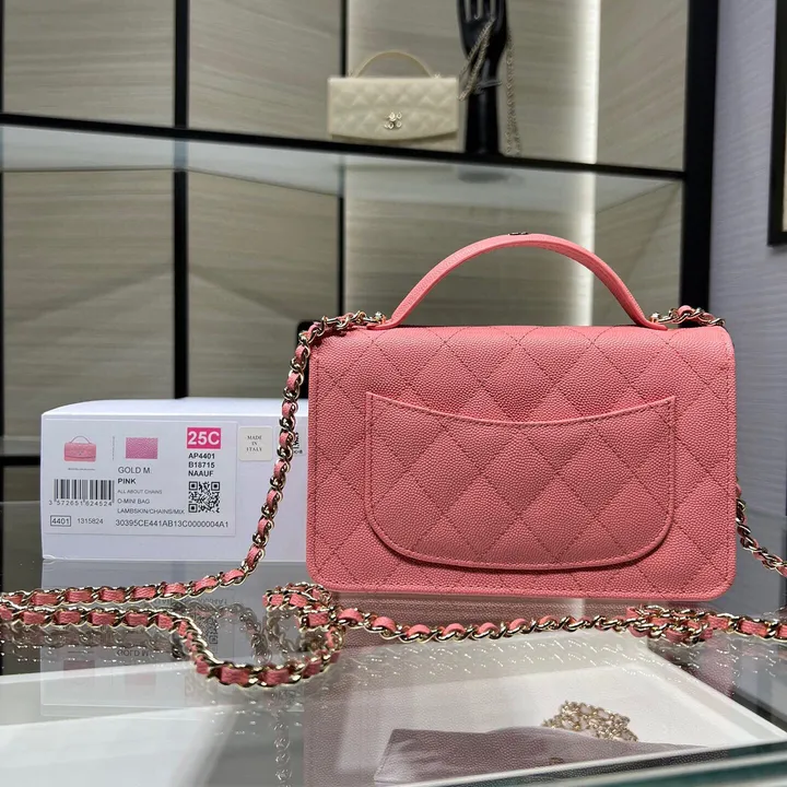 シャネルチェーンショルダーバッグ