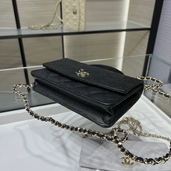 CHANEL レザー ブラック レディースバッグ
