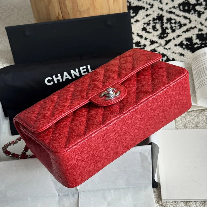 CHANEL チェーンバッグ レッド