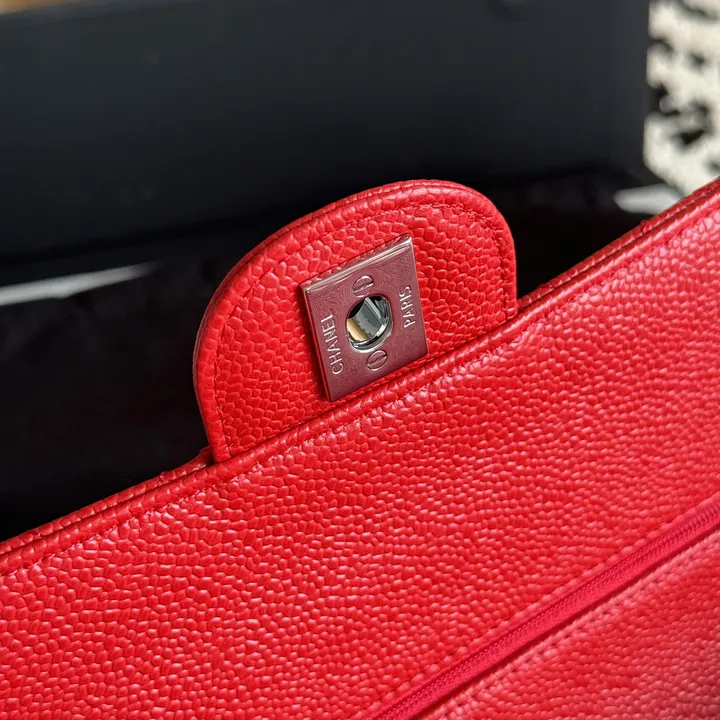 CHANEL レッド ショルダーバッグ