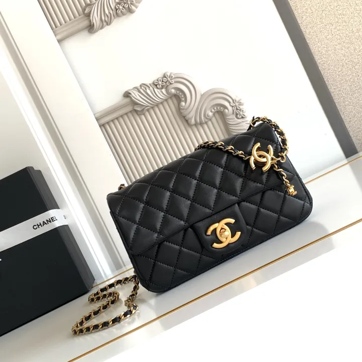 シャネル ココマーク チェーンバッグ