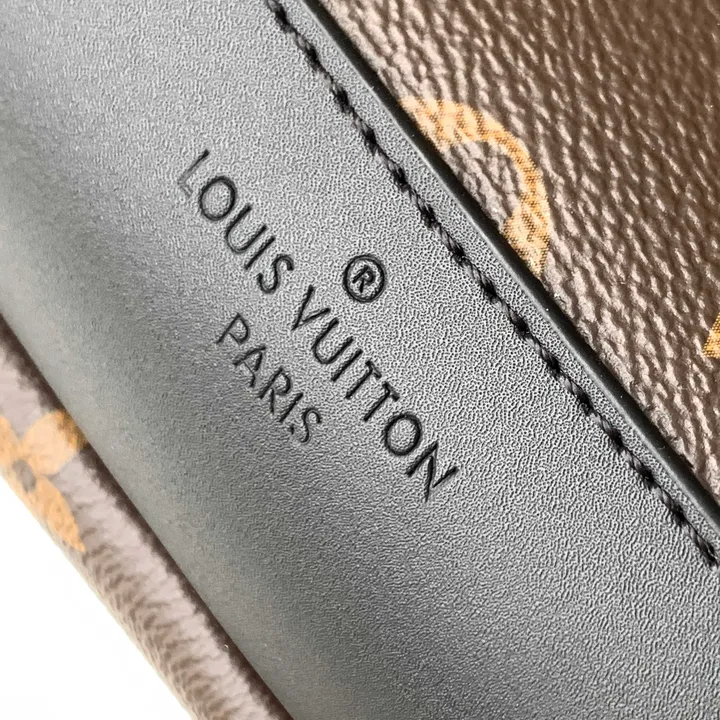 ヴィトン 斜め掛け 旅行バッグ