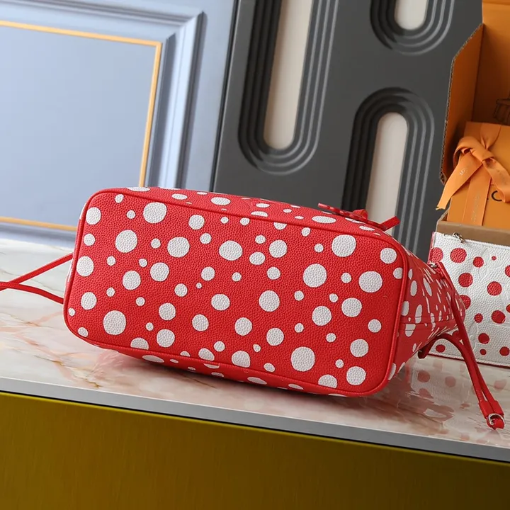 ルイヴィトン × 草間彌生 バッグ 偽物