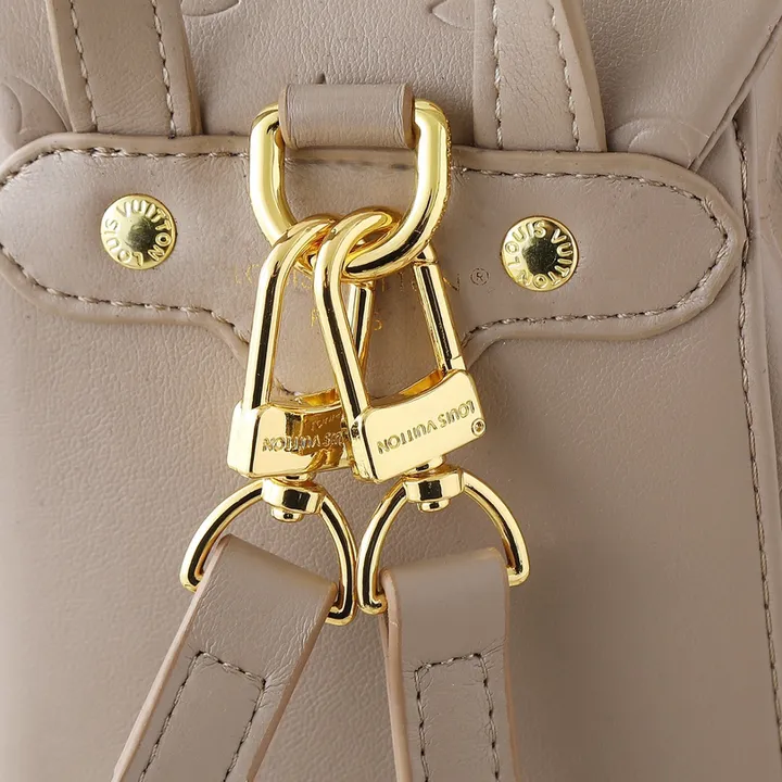 ルイヴィトン クッサン エンボスレザー