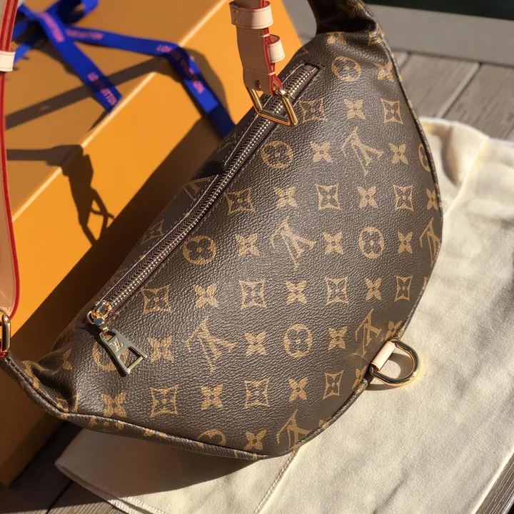 ルイヴィトンクロスボディバッグ