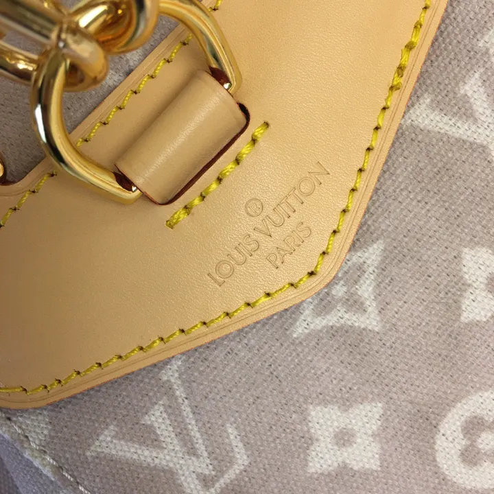 ルイヴィトン リュック コピー