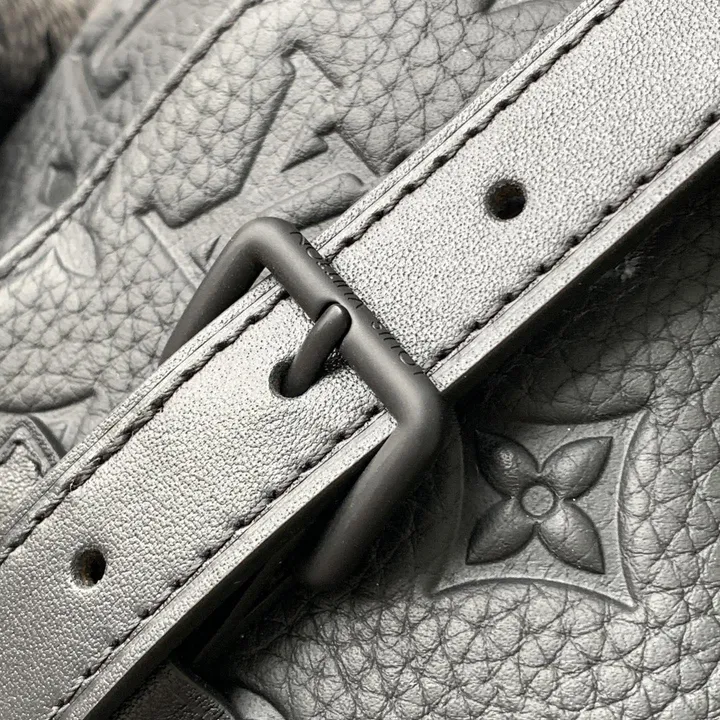 LV バックパック