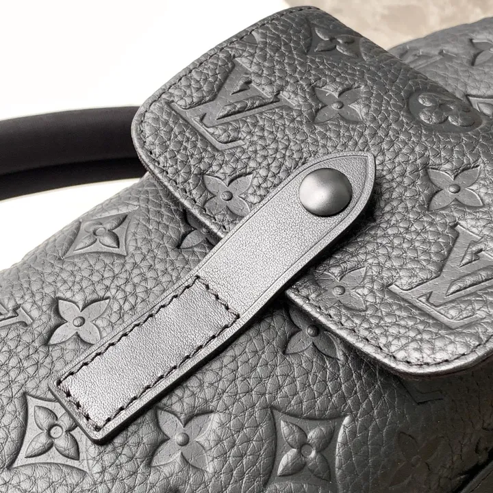 ルイヴィトン リュックサック エンボスレザー