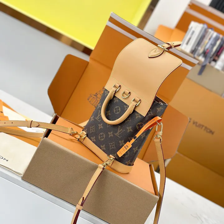 Vuitton MINI バッグ