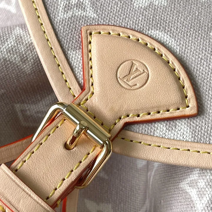 ルイヴィトン コラボで可愛くバックパック