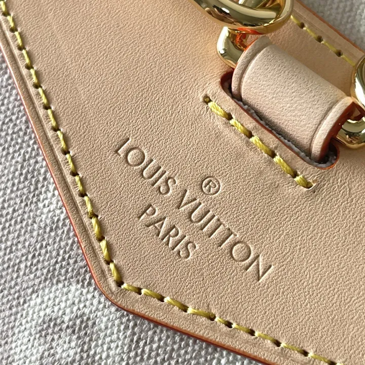 ハイブランド バックパック 偽物