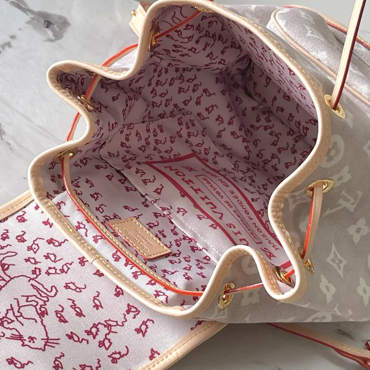 ハイブランド バックパック 偽物