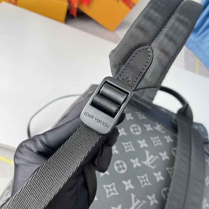 VUITTONモンスリリュック