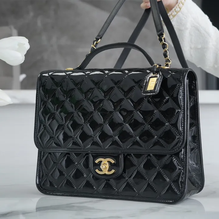 シャネル ショルダーバッグ コピー