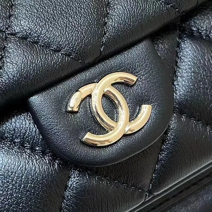 シャネル バックパック おしゃれ