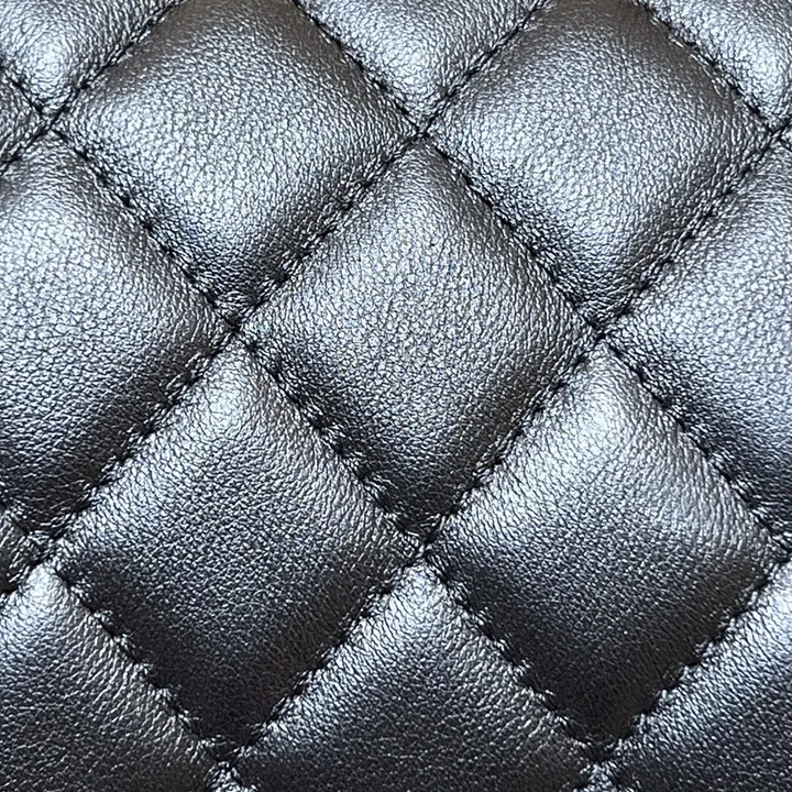 chanel キャビアスキン リュックサック 黒