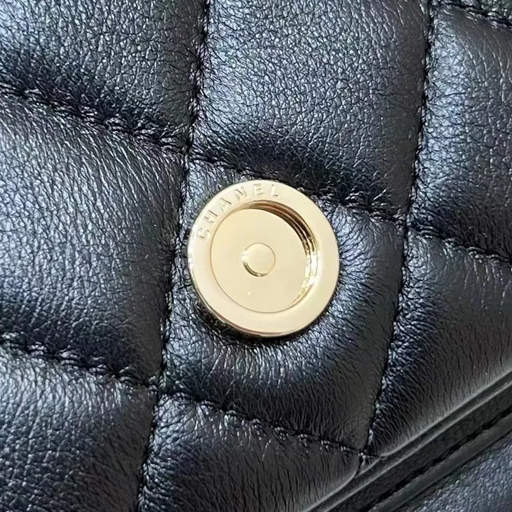 シャネル バックパック おしゃれ
