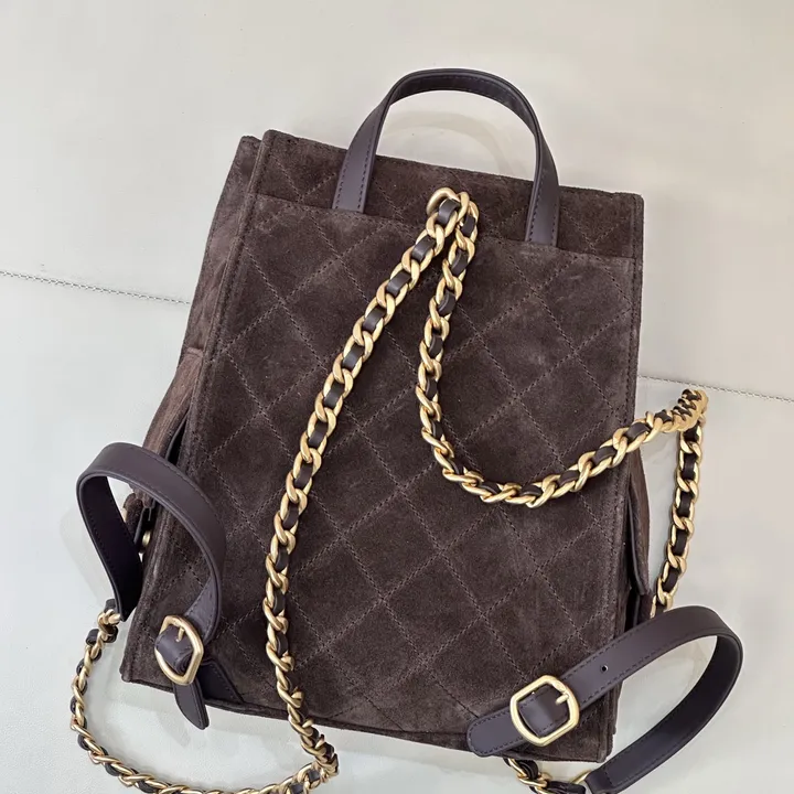 CHANEL 25 ミディアム バックパック