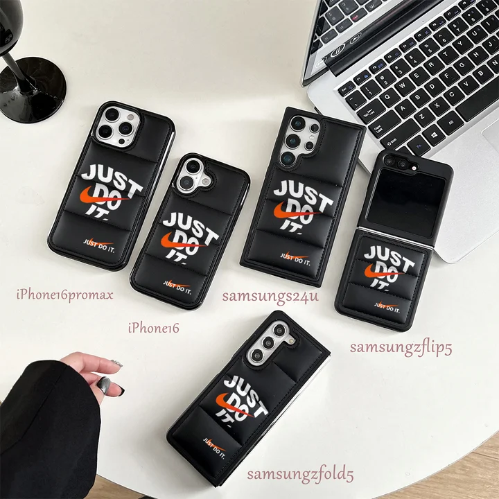 NIKE ダウンジャケット風 iphone17ケース