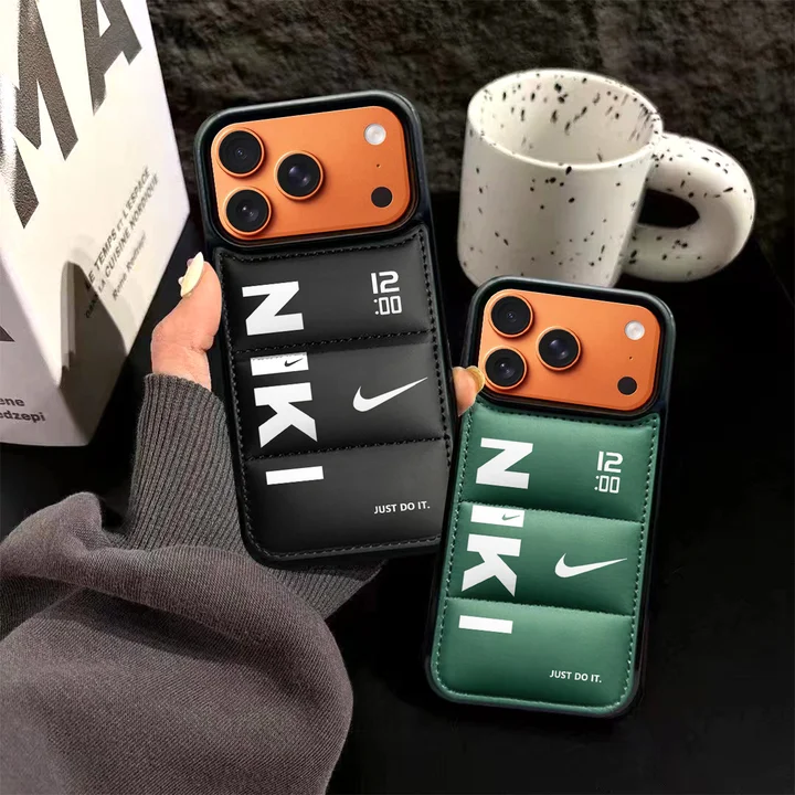 NIKE iPhone17ケース ダウンジャケット