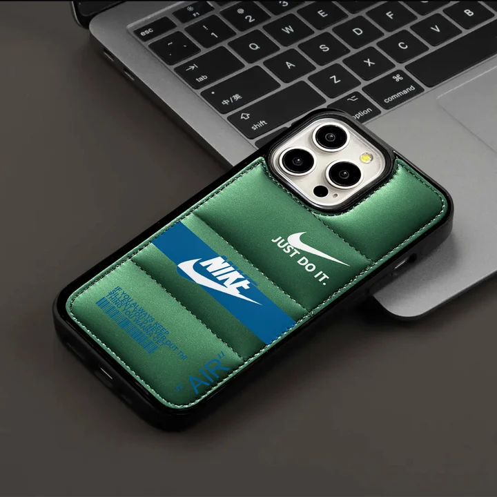 ナイキ 携帯ケース